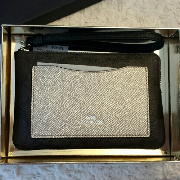 Coach Handbags - COACH NWT Zip Wristlet W/Metallic Colorblock